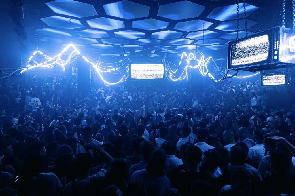 AVANGART TABLDOT - Ibiza